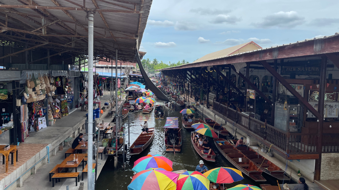 Daemnoen Floating market, Bangkok, Thailand, Boats